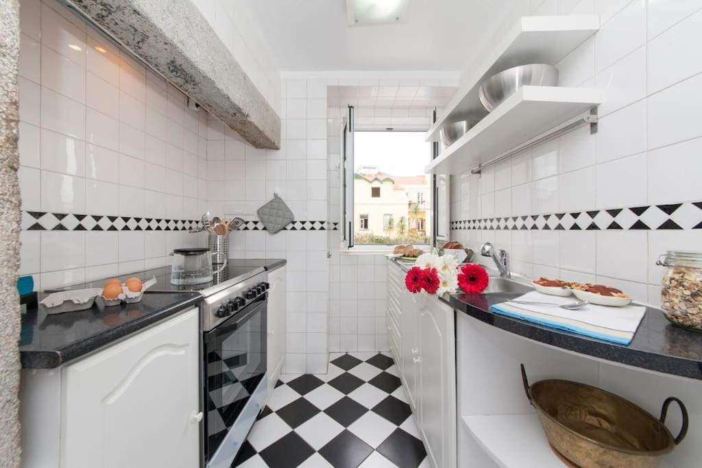 Charming 2 Bedroom Apartment Avenida Da Liberdade Lisbon Luaran gambar