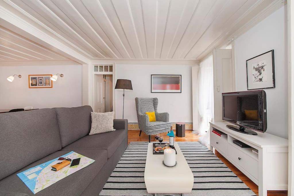 Charming 2 Bedroom Apartment Avenida Da Liberdade Lisbon Luaran gambar